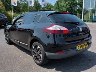 Renault Mégane Renault Mégane 1.2 TCe 131pk Automaat BOSE 5-Deurs | Navi | Clima | Cruise | Panorama Schuifdak | Keyless Entry | Licht+Regensensor | Pdc V+A+Camera | Stoelverwarming | Privacy Glass | 17''lm - afbeelding nr 5