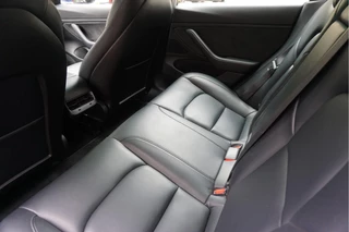 Tesla Model 3 Tesla Model 3 Long Range AWD 75 kWh Dual Motor | Nederlandse BTW auto | 351 pk | Panorama | Auto Pilot | Leer | Electrische stoelen met memory en verwarming | 19inch sportvelgen - afbeelding nr 7