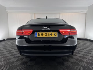 Jaguar XE Jaguar XE 2.0 D R-Sport Aut. *1/2LEATHER | XENON | NAVI-FULLMAP | MERIDIAN-SOUND | SPORT-SEATS | CAMERA | ECC | PDC | CRUISE | 17''ALU* - afbeelding nr 5
