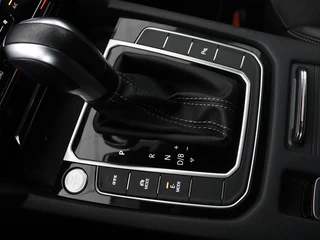 Volkswagen Arteon Volkswagen Arteon 1.4 TSI eHybrid R-Line Business+ | Panoramadak |  Trekhaak | Stoelverwarming | Matrix LED | Adaptive cruise | Leder/Alcantara | Carplay | Camera | Keyless - afbeelding nr 19