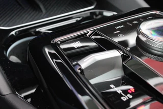 BMW 5 Serie BMW 5-serie 530e M-SPORT PRO 300PK (nieuw model) | PANORAMA DAK | M-SPORT PAKKET | M-SPORT AERODYNAMICA |  M-SPORT NAPPALEDEREN STUURWIEL MET SPORTBOOST FUNCTIE | BMW SHADOWLINE ADAPTIEVE LED KOPLAMPEN | ELEKTRISCH BEDIENBARE ACHTERKLEP |  BMW INDIVIDIUAL HIGH GLOSS EXTERIEUR RAAMLIJST AFWERKING | BMW LIVE COCKPIT PROFESSIONAL | ELEKTRISCH VERSTELBARE VOORSTOELEN MET VENTILATIE / VERWARMING EN GEHEUGEN OP DE BESTUURDERSSTOEL |  ACHTERBANKVERWARMING | 4-ZONE CLIMATE CONTROL | DONKER GETINTE ACHTERRUITEN | DONKERE HEMELBEKLEDING | DRIVE ASSISTANT | HARMAN KARDON Hi-Fi GELUIDSSYSTEEM| DRAARLOZE TELEFOONLADER | DRAADLOOOS APPLE CARPLAY / ANDROID AUTO | KLASSE 3 ALARM | COMFORT ACCESS | 20