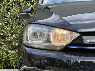 Volkswagen Golf Sportsvan Volkswagen Golf Sportsvan 1.0 TSI Connected Series, NL AUTO, NAP, ECC-AIRCO, NAVI, DODEHOEK, CRUISE, CAMERA, PARKEERSENSOREN, TREKHAAK, LICHTMETAAL 16