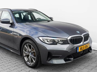 BMW 3 Serie BMW 3-serie Touring 330e 293pk Sport Line | Full LED | Carplay | Stoel/stuurverwarming | Trekhaak - afbeelding nr 40