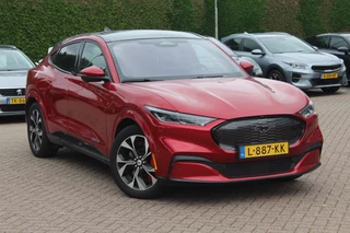 Ford Mustang Mach-E Ford Mustang Mach-E Extended First Edition AWD 98 kWh / Glascoating / Panoramadak / Camera / Leder / 19'' / B&O / Keyless / DAB / Dodehoek / ACC / Navigatie / Sfeerverlichting / Stoelverwarming - afbeelding nr 30