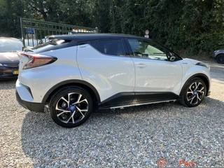 Toyota C-HR Toyota C-HR 1.8 Hybrid Bi-Tone Plus,BTW auto,Clima,Navi,Camera - afbeelding nr 2