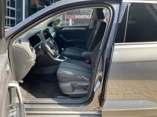 Volkswagen T-Roc Volkswagen T-Roc 1.0 TSI LIFE EDITION TREKHAAK/CAMERA/ACC/CARPLAY/STOELVERW/KEYLESS - afbeelding nr 11