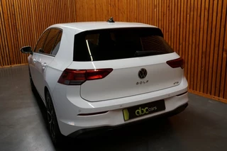 Volkswagen Golf Volkswagen Golf VIII 1.0 e-TSI STYLE AUTOMAAT/ NAVI/ SFEERVERLICHTING - afbeelding nr 7