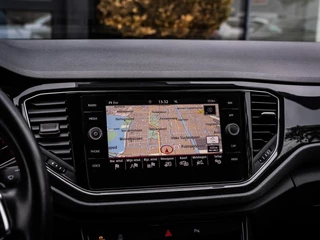 Volkswagen T-Roc Volkswagen T-Roc 1.5 TSI R-Line|PANO|19''|ACC|NAV|CARPLAY - afbeelding nr 25
