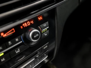 BMW X5 BMW X5 xDrive40e High Executive 313Pk Automaat (GROOT NAVI, HEAD-UP DISPLAY, 360 CAMERA, SFEERVERLICHTING, LEDER, TREKHAAK, SPORTSTOELEN, GETINT GLAS, ELEK ACHTERKLEP, NIEUWE APK, NIEUWSTAAT) - afbeelding nr 10