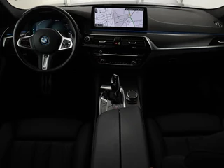 BMW 5 Serie BMW 5-serie 530e xDrive M Sport | Leder |  Stoel & stuurverwarming | Sfeerverlichting | Adaptief LED | Carplay | Camera | Live cockpit | Navigatie - afbeelding nr 10
