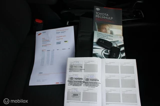 Toyota Corolla Toyota Corolla 1.8 Hybrid Business Intro | Parkeersensoren voor en achter | Stoelverwarming | NL Auto Boekjes. - afbeelding nr 23