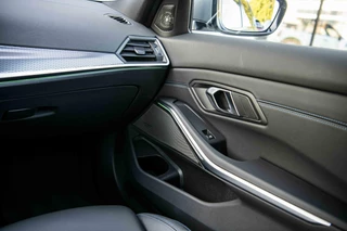 BMW 3 Serie BMW 3-serie 330e Sedan Hybrid | Vol | M Sport | Schuifdak | H&K | Innovation | Head Up | 19 inch | - afbeelding nr 43