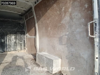 Iveco Daily Iveco Daily 35S18 3.0L Automaat L2H2 3,5t Trekhaak 180PK LED Navi Airco Cruise Camera Euro6 L2 12m3 Airco Trekhaak Cruise control - afbeelding nr 9