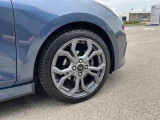 Ford Fiesta Ford Fiesta 1.0 EcoBoost ST-Line 125pk | SYNC 3 Navigatie | Trekhaak | Camera | Voorruit verwarming - afbeelding nr 25