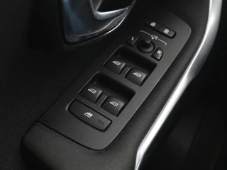 Volvo V40 Volvo V40 2.0 T2 Momentum | Navigatie | Parkeerhulp |  Climate control | Bluetooth | Cruise control - afbeelding nr 20