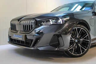 BMW 5 Serie BMW 5-serie Touring 530e PANO | TREKH | HUD - afbeelding nr 17