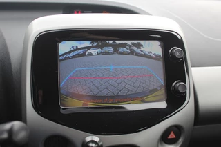 Toyota Aygo Toyota Aygo 1.0 VVT-i x-play / Camera / Navigatie / 15'' / Bluetooth / Airco - afbeelding nr 20