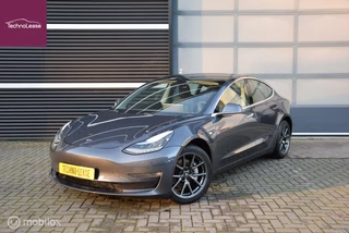 Tesla Model 3 - 481077131-0