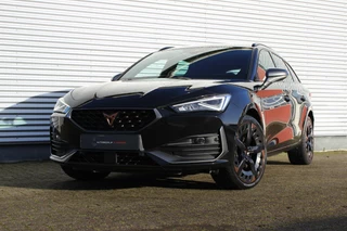 CUPRA Leon Sportstourer CUPRA Leon Sportstourer 1.4 e-Hybrid 245 VZ // Sfeerverlichting - Camera - CarPlay / Android Auto - 19 inch - Navi - LED - Inclusief 12 mnd. Garantie - afbeelding nr 2