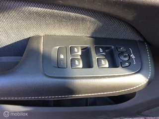 Volvo S60 Volvo S60 2.0 T5 R-Design Black Edition Camera Apple Carplay 19