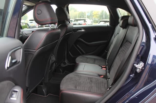 Mercedes-Benz B-Klasse Mercedes-Benz B-Klasse 180 Business Solution AMG Upgrade Edition / Camera / Navigatie / 18'' / Stoelverwarming / Cruise Control - afbeelding nr 11