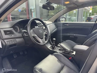 Suzuki Kizashi Suzuki Kizashi 2.4 Sport / Navigatie / Panoramadak / Luxe - afbeelding nr 21