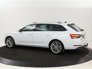 Škoda Superb Skoda Superb 1.4 TSI iV Laurin & Klement | Panoramadak | Leder | Stoelventilatie | Adaptive cruise | Canton Sound | Memory | 360 camera | Trekhaak | Standkachel | Keyless | Virtual Cockpit | PHEV - afbeelding nr 2