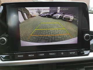 Kia Picanto Kia Picanto 1.0 DPi Automaat DynamicLine | Navigatie | Airco | Camera | DAB | Lichtmetalen velgen | Bluetooth - afbeelding nr 2