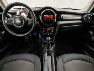 MINI Cooper (STOELVERWARMING, CLIMATE, PARKEERSENSOREN, SPORTSTOELEN, LM VELGEN, ELEK RAMEN, NIEUWE APK, NIEUWSTAAT) - afbeelding nr 6