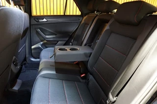 Volkswagen T-Roc Volkswagen T-Roc 1.5 TSI 150PK DSG SPORT BUSINESS R-LINE - afbeelding nr 27