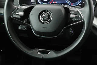 Škoda Octavia Skoda Octavia 1.0 e-TSI Business Edition Plus |  Stoelverwarming | Trekhaak | Camera | Adaptive cruise | Memory | Carplay | Side Assist | Full LED | Keyless | Park Assist | Navigatie - afbeelding nr 11