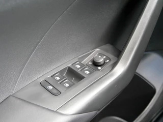 Volkswagen T-Cross Volkswagen T-Cross 1.0 TSI 116PK Automaat Life Edition | APPLE CARPLAY | CRUISE CONTROL | - afbeelding nr 16