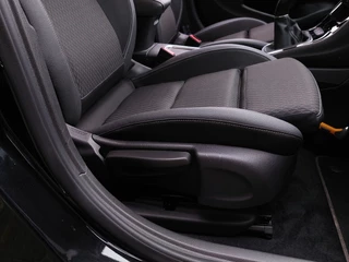 Opel Astra 1.6 Turbo 200pk Innovation 5-Deurs | 1ste Eigenaar | Navi+Apple Carplay+Android Auto | Clima | Cruise | Led Koplampen | Keyless Entry | Pdc V+A | Dodehoek+Rijstrooksensor | 16''lm | Trekhaak - afbeelding nr 30