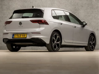 Volkswagen Golf (APPLE CARPLAY, VIRTUAL COCKPIT, GROOT NAVI, KEYLESS, SFEERVERLICHTING, SPORTSTOELEN, STOELVERWARMING, LED KOPLAMPEN, LANE ASSIST, NIEUWSTAAT) - afbeelding nr 5