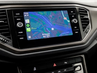 Volkswagen T-Roc 150Pk Automaat (APPLE CARPLAY, GROOT NAVI, CAMERA, ADAPTIVE CRUISE, GETINT GLAS, SPORTSTOELEN, ELEK ACHTERKLEP, DAB+, NIEUWSTAAT) - afbeelding nr 28