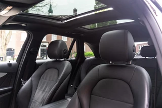 Mercedes-Benz GLC Mercedes GLC-klasse 250 4MATIC AMG Pano / Burmester / Trekhaak - afbeelding nr 9