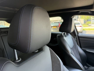 BMW 3 Serie BMW 3 Serie Touring 330e xDrive M-Sport PANO/LASER/360CAMERA/ADAPTIVE M-ONDERSTEL/ACC/LEER-ALCANTARA/19