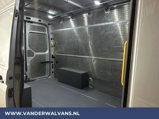 Volkswagen Crafter Volkswagen Crafter 2.0 TDI 140pk L3H3 L2H2 Euro6 Airco | Cruisecontrol | Camera | Apple Carplay Android Auto, Parkeersensoren, Bijrijdersbank, 3000kg Trekvermogen, zilver - afbeelding nr 10