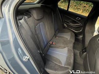 BMW 1 Serie BMW 1-serie 120i High Executive M-sport Pano LED Sfeer Kuip - afbeelding nr 17