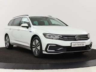 Volkswagen Passat Volkswagen Passat 1.4 TSI PHEV GTE | Adaptive cruise | Trekhaak wegklapbaar | Stoelverwarming |  Navigatie | Full LED - afbeelding nr 39