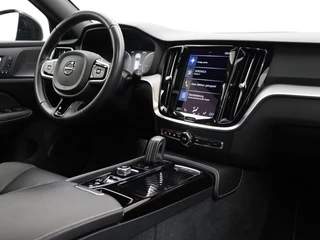 Volvo V60 Volvo V60 T8 PLUG-IN HYBRID AWD R-DESIGN SCHUIFDAK HEAD-UP DISPLAY HARMAN - afbeelding nr 43