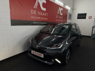 Toyota Aygo Toyota Aygo 1.0 VVT-i x-play - NAVI/AIRCO/CAMERA/LED/NAP - afbeelding nr 2