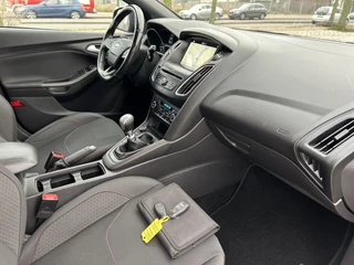 Ford Focus navi airco/ecc nieuwstaat! - afbeelding nr 3