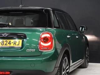 MINI Cooper MINI Cooper Mini 1.5 Pepper [APPLE CARPLAY, SFEERVERLICHTING, CRUISE CONTROL, CLIMATE CONTROL, KEYLESS START, NAVIGATIE, NIEUWSTAAT] - afbeelding nr 5