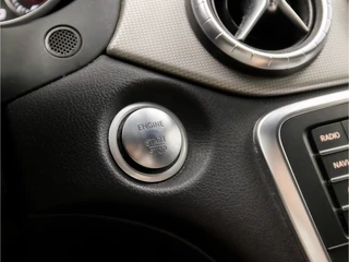 Mercedes-Benz CLA Mercedes-Benz CLA Shooting Brake 180 AMG Sport Automaat (GROOT NAVI, LEDER, CAMERA, GETINT GLAS, STOELVERWARMING, PORTSTOELEN, PARKEERSENSOREN, CRUISE, ZWART HEMEL, NIEUWE APK, NIEUWSTAAT) - afbeelding nr 24