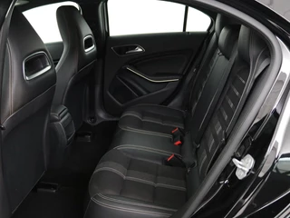 Mercedes-Benz A-Klasse Mercedes-Benz A-klasse 180 Urban | Stoelverwarming | Navigatie |  Sportstoelen | Half leder | Cruise control | Park Assist | Airco | Bluetooth - afbeelding nr 6