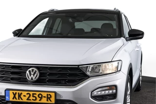 Volkswagen T-Roc Volkswagen T-Roc 2.0 TSI 190 PK 4Motion Sport - Automaat | Dig. Cockpit | Cruise Control | Stoelverw. | PDC | NAV + App. Connect | ECC | Afn. Trekhaak | LM 17