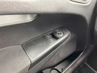 Ford Transit Courier Ford Transit Courier 1.5 TDCI Limited Camera Climate Navi Cruise Stoelverwarming Voorruitverwarming 16