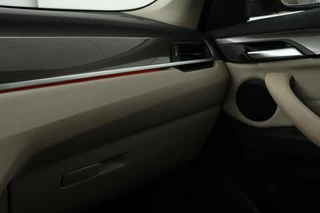 BMW X1 BMW X1 sDrive20i Orange Edition II | Leder |  Stoelverwarming | Head-Up | Full LED | Sportstoelen | Navigatie | Park Assist | Bluetooth - afbeelding nr 12