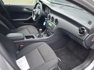 Mercedes-Benz A-Klasse Mercedes A-klasse 180 / LAGE KM STAND / NWE APK - afbeelding nr 13